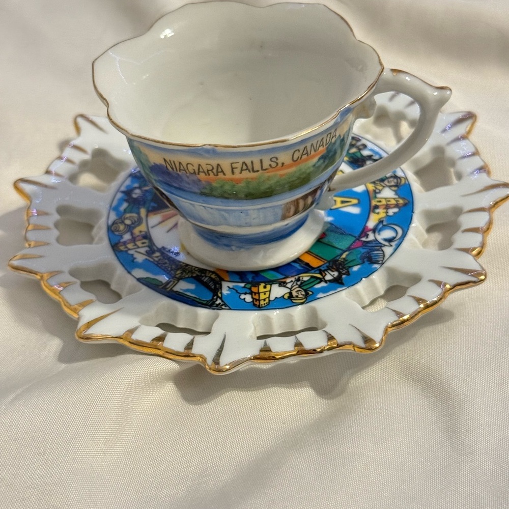 Niagara Falls Souvenir Teacup and Panama Saucer Set with Gold Trim